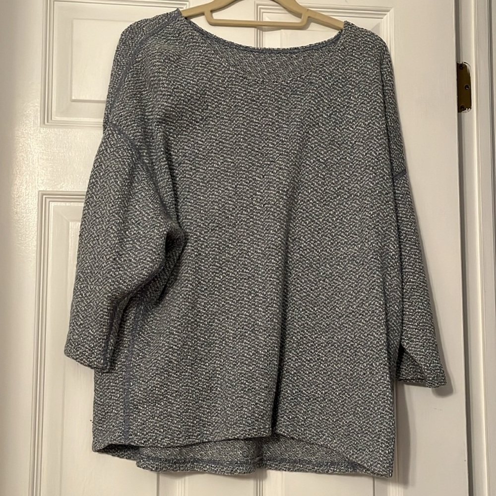 Slight Off Shoulder Top - Picture 2 of 2